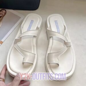 “Clover” Toe Loop Platform Sandals