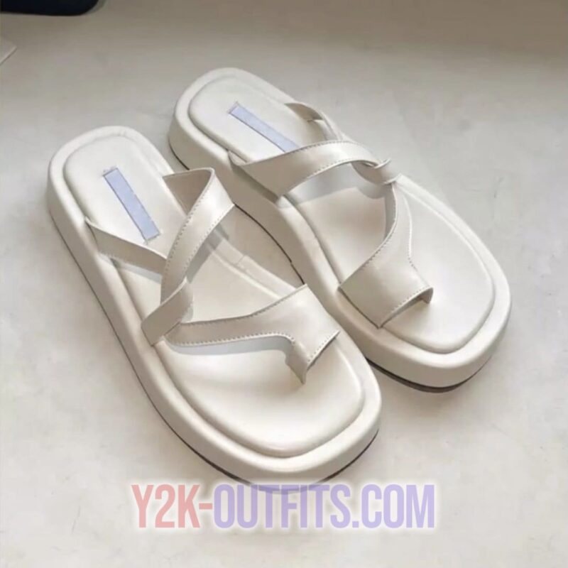 “Clover” Toe Loop Platform Sandals
